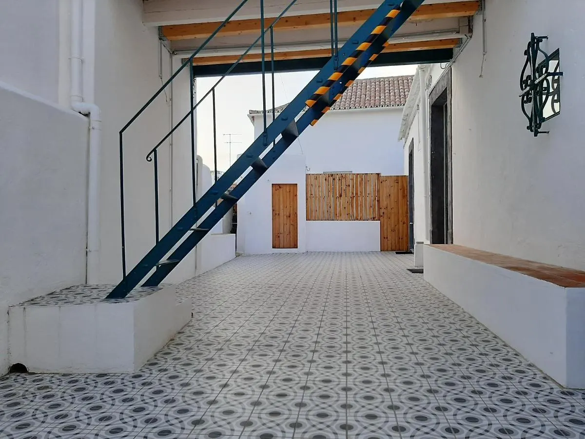 A Casa Do Tenente Faro Hostel