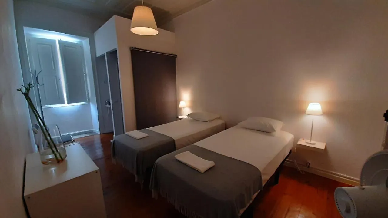 A Casa Do Tenente Faro 0*,