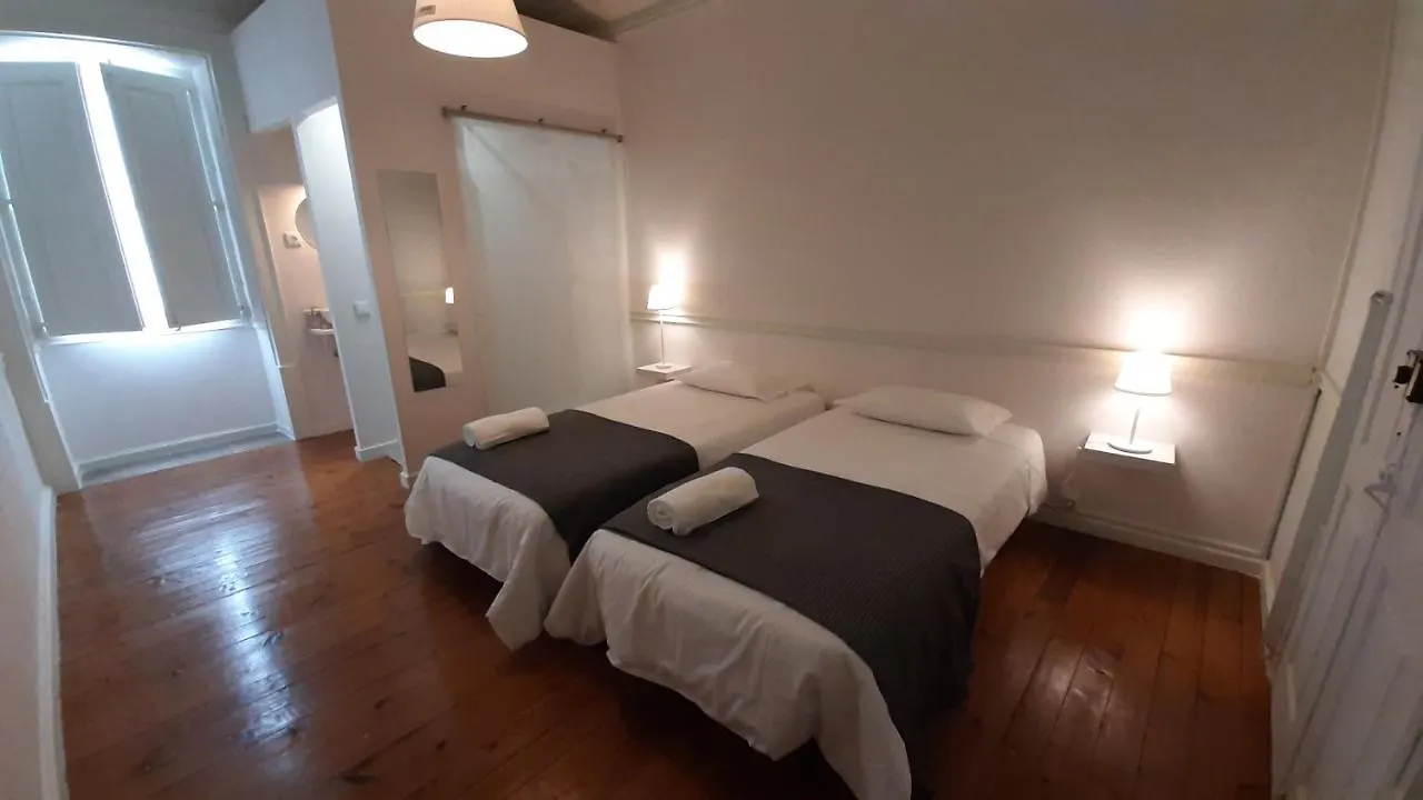 A Casa Do Tenente Faro 0*,